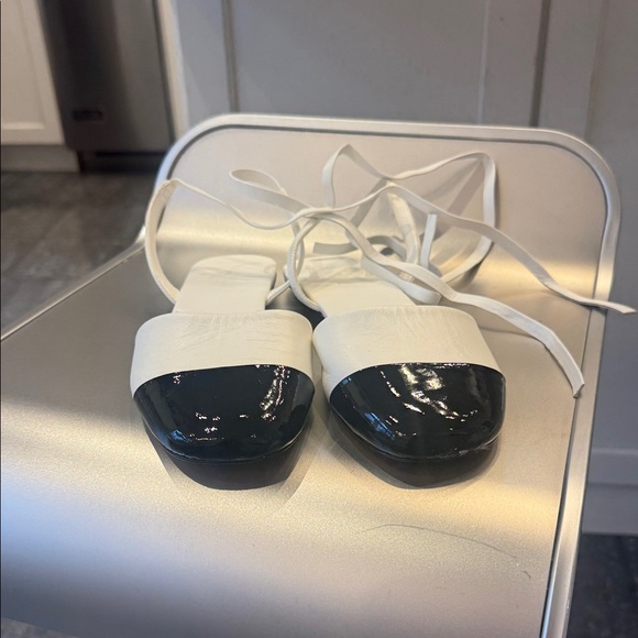 NWT SCHUTZ White and Black Two-Tone lace up  Flat Sandals - Picture 2 of 9